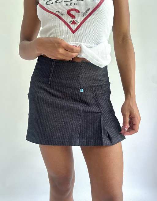 Vintage mini skirt in dark grey