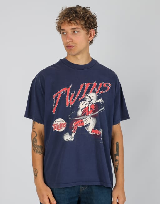 Vintage Minnesota Twins l t-shirt in navy blue, 1 of 4