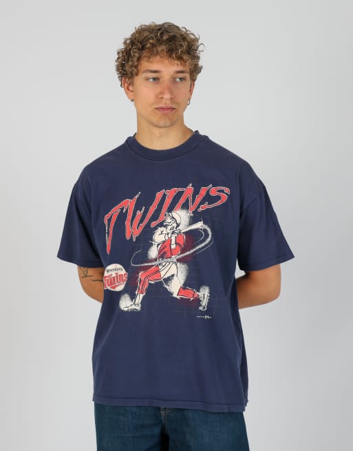 Vintage Minnesota Twins l t-shirt in navy blue, 2 of 4