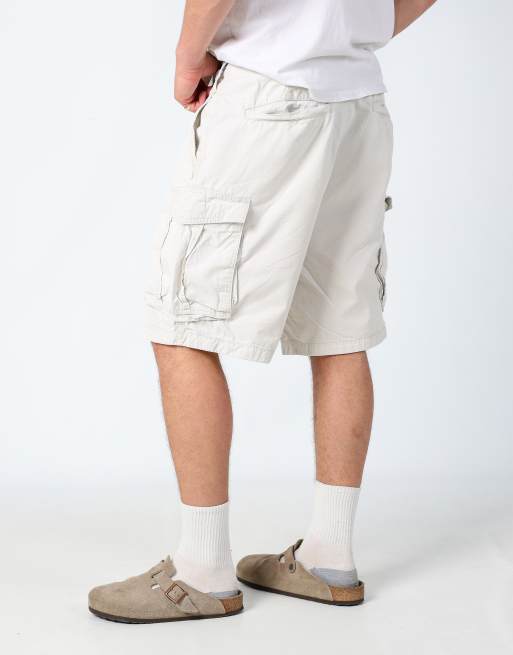 Vintage Nautica 32x29 canvas cargo shorts in white