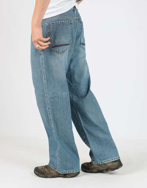 Vintage Nautica 36x30 denim jeans in blue, 2 of 4