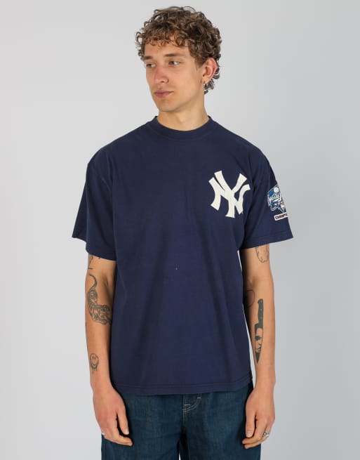 Vintage New York Yankees l t-shirt in navy blue