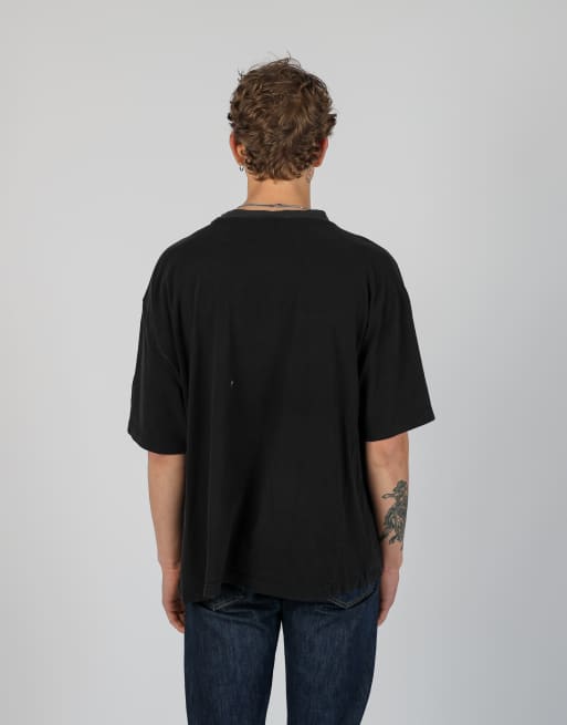 Vintage NFL xl t-shirt in black, 3 of 4