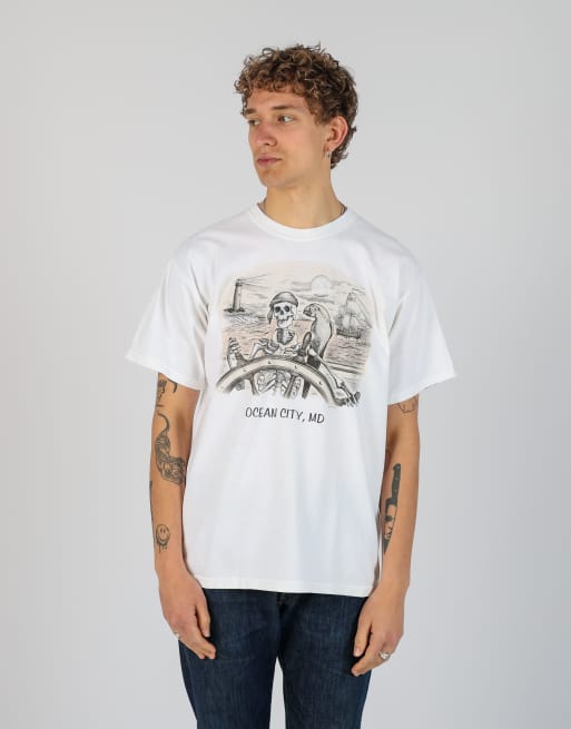 Vintage Ocean City, MD l t-shirt in white