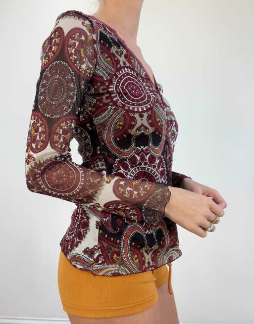 Vintage paisley print long sleeve top in burgundy, 3 of 4