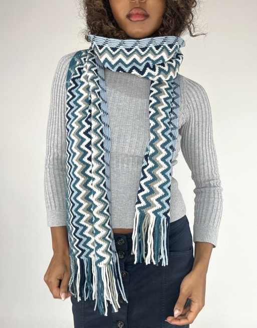 Vintage patterened tassel scarf in blue, 3 of 4