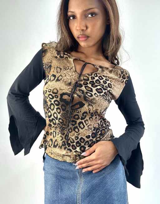 Vintage patterned long sleeve top in black