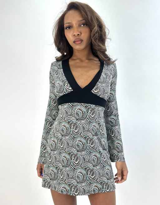 Vintage patterned mini dress in black