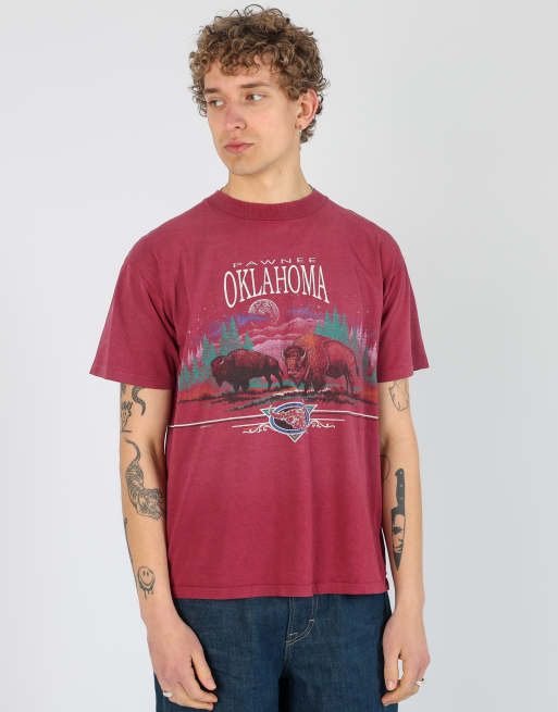 Vintage Pawnee Oklahoma l t-shirt in burgundy red
