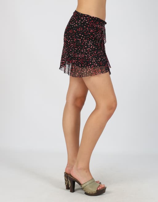 Vintage Pimkie S woven mini skirt in black, 2 of 4