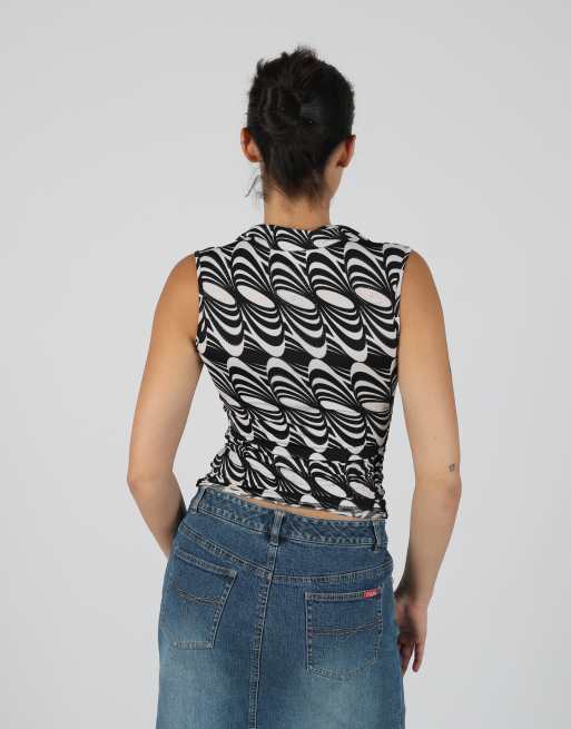 Vintage Pimkie S woven vest in black, 2 of 4