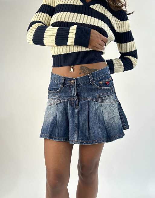 Vintage pleated mini skirt in blue