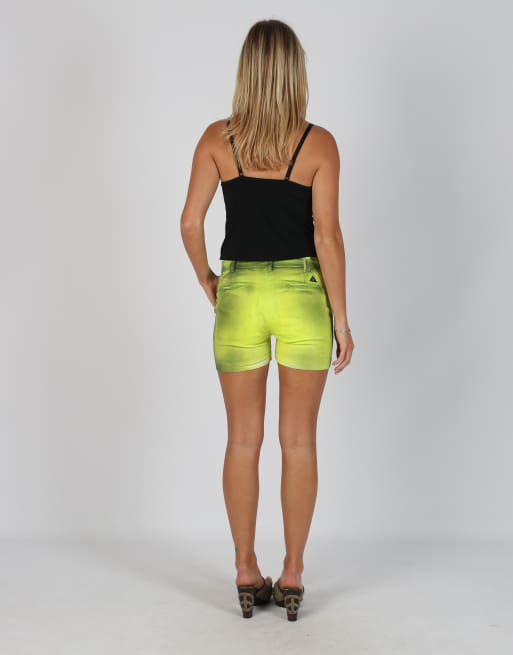Vintage Purple S denim shorts in light green, 3 of 4