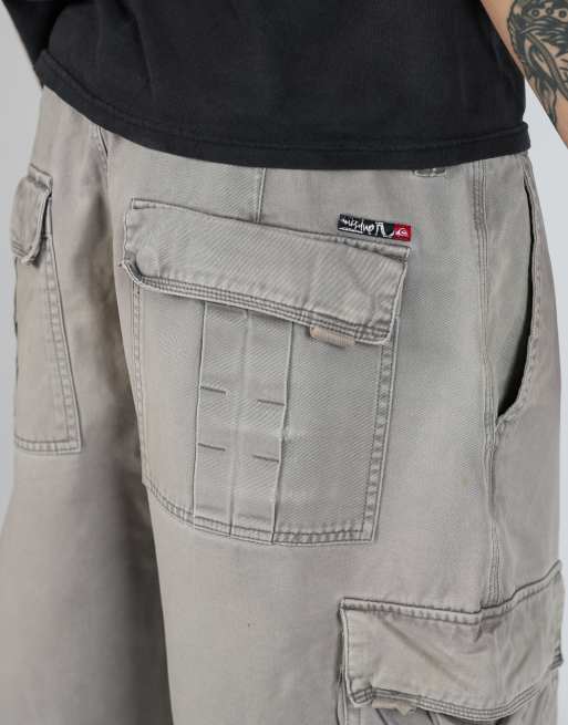 Vintage Quiksilver 36x23 canvas cargo shorts in light grey, 4 of 4