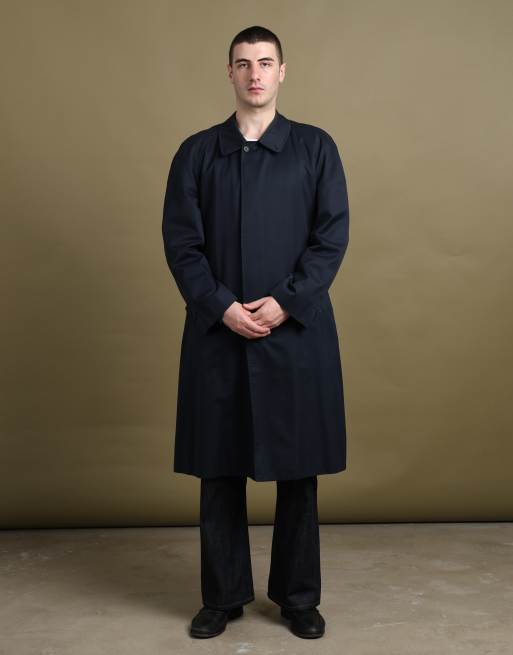Vintage size 2XL Burberry's trench coat in navy, 3 of 7