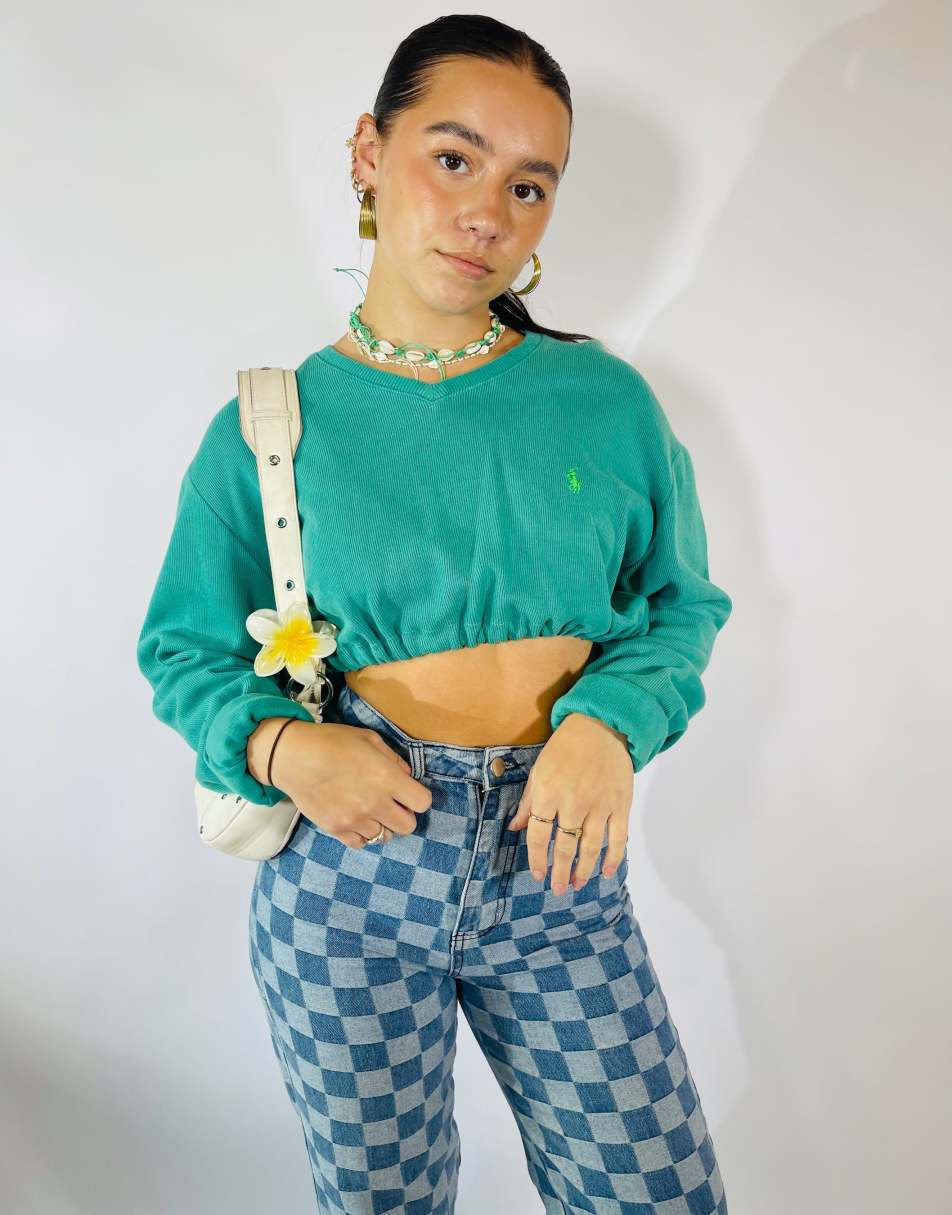 Vintage Size L 90s Embroidered Cropped Sweatshirt in Green