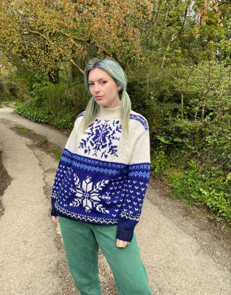 Vintage Size L 90s Nordic knitted wool jumper