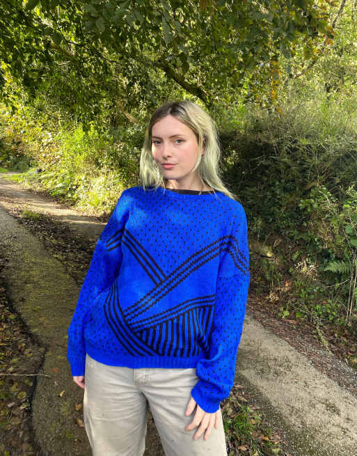 Vintage Size L Abstract Knitted Patterned Jumper in Blue