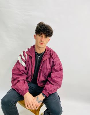 Thumbnail 1 of 4