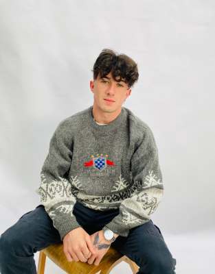Thumbnail 1 of 4