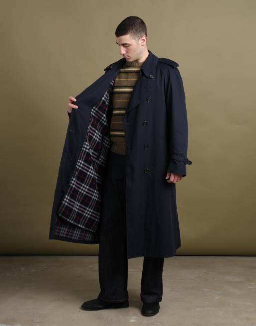Vintage size L Burberry's double breasted trench coat in navy, 2 of 7