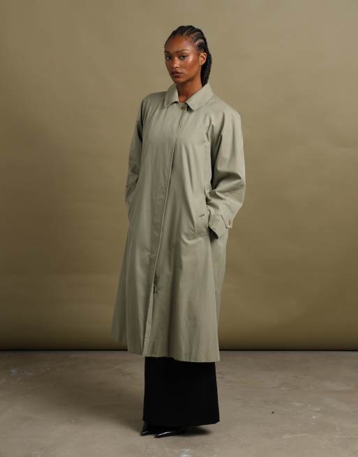 Vintage size L Burberrys trench coat in green, 1 of 7
