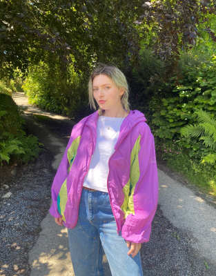 Thumbnail 1 of 4