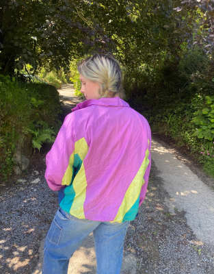 Thumbnail 4 of 4