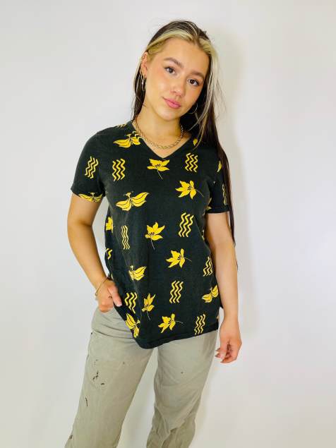 Vintage Size L French 90s floral t-shirt in black - view 1