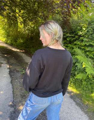 Thumbnail 4 of 4