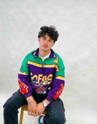 Thumbnail 1 of 4
