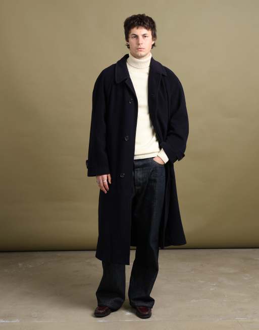 Vintage size L Hugo Boss overcoat in navy, 2 of 7