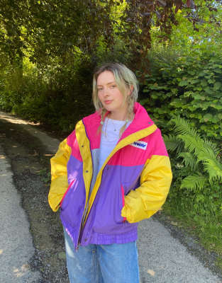 Thumbnail 2 of 4