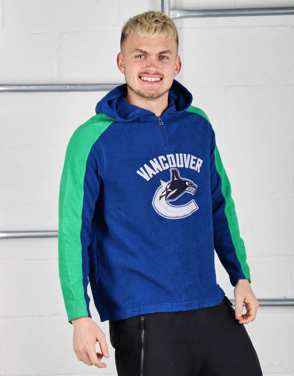 Vintage Size L NHL Vancouver canucks fleece hoodie in blue 2