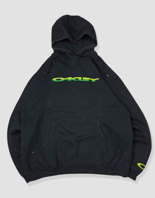 Vintage size L oakley hoodie in black