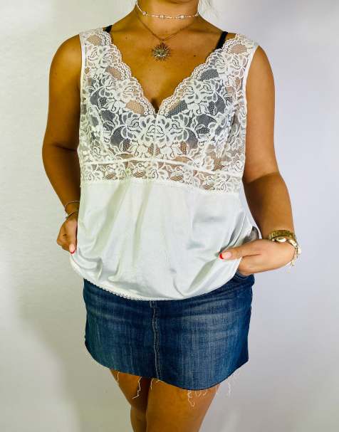 Vintage Size L Y2K Floral Lace Top In White - view 1
