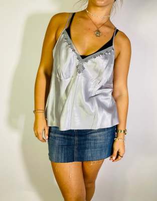Thumbnail 2 of 4