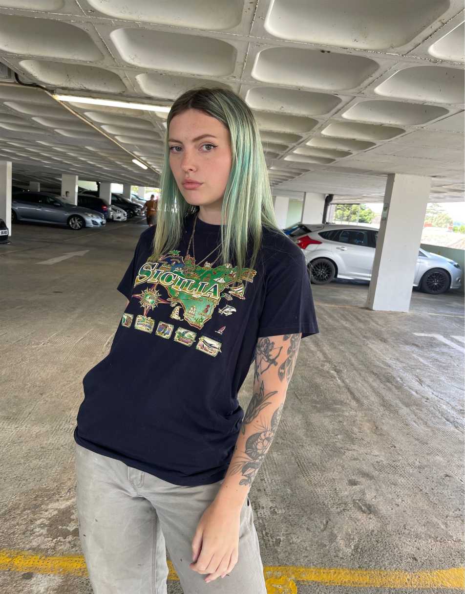 Vintage Size M 90s Sicily graphic t-shirt in navy