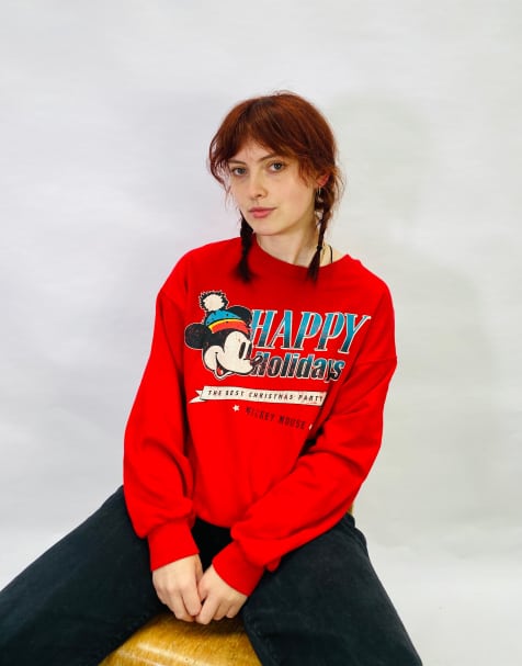 Vintage Size M Disney Christmas Sweatshirt in Red - view 1