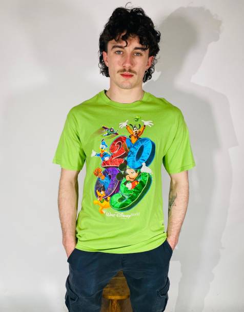 Vintage Size M Disney World T Shirt In Green - view 1