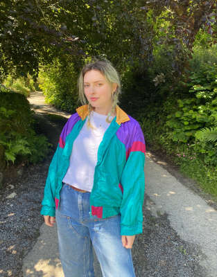 Thumbnail 1 of 4