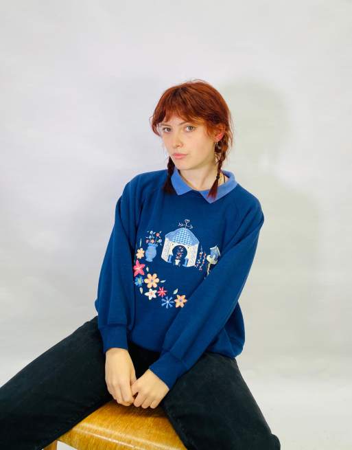 Vintage Size M Floral Embroidered Sweatshirt in Blue