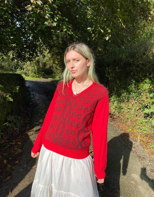 Vintage Size M Knitted Patterned Jumper in Red
