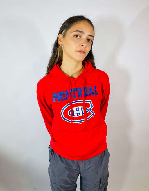 Vintage size m montreal graphic hoodie in red in red