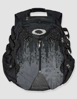 バッグ Archive Oakley tactical icon backpack Icon spine. Oakley backpack. Hard shell front. Soft body behind