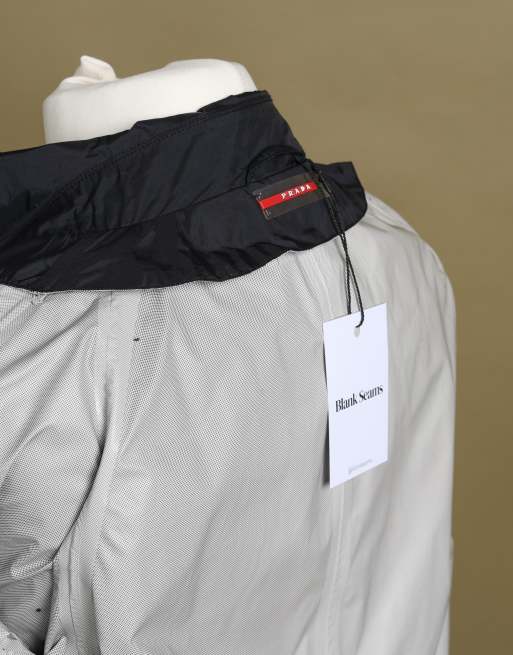 Vintage size M Prada trench coat in black, 7 of 7