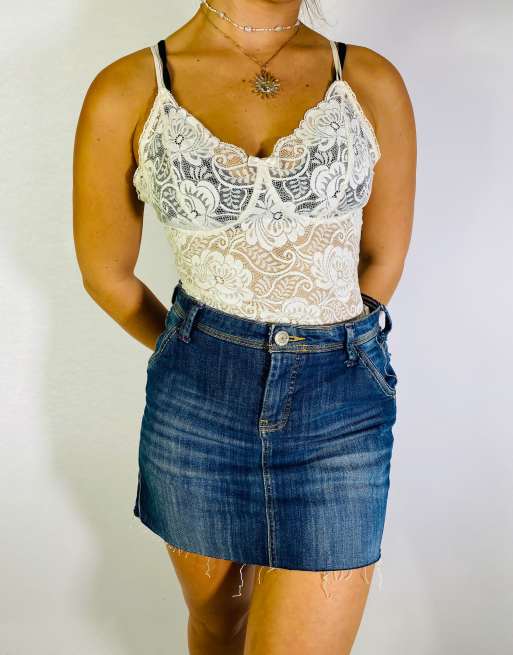 Vintage Size M Y2K Floral Lace Bodysuit In White