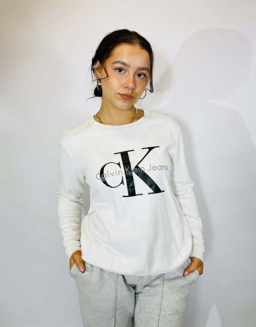  Vintage size s calvin klein sweatshirt in white in white