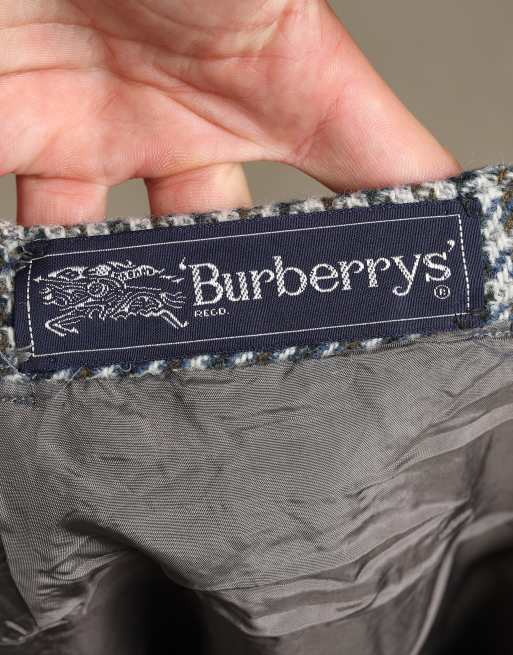Vintage size XL Burberrys blazer and skirt set in grey, 6 of 7
