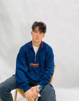 Thumbnail 1 of 4